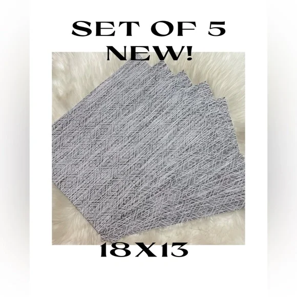 D-1 NWOT Set of 5 Black & White Plastic Woven Placemats Aztec Design. 18x13 - Picture 1 of 5